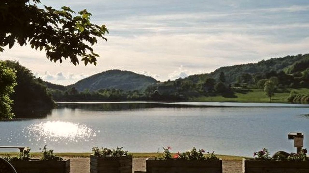 terrasse du bar au bord de l eau