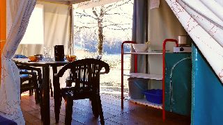Camping La Romiguiere : Bengali Salle et Entree
