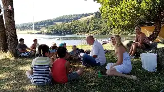 lecture au bord du lac